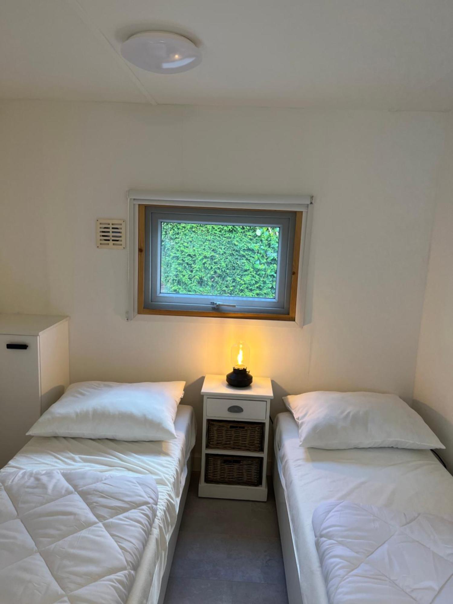 Modern Chalet In De Bossen Van De Veluwe Epe Eksteriør billede